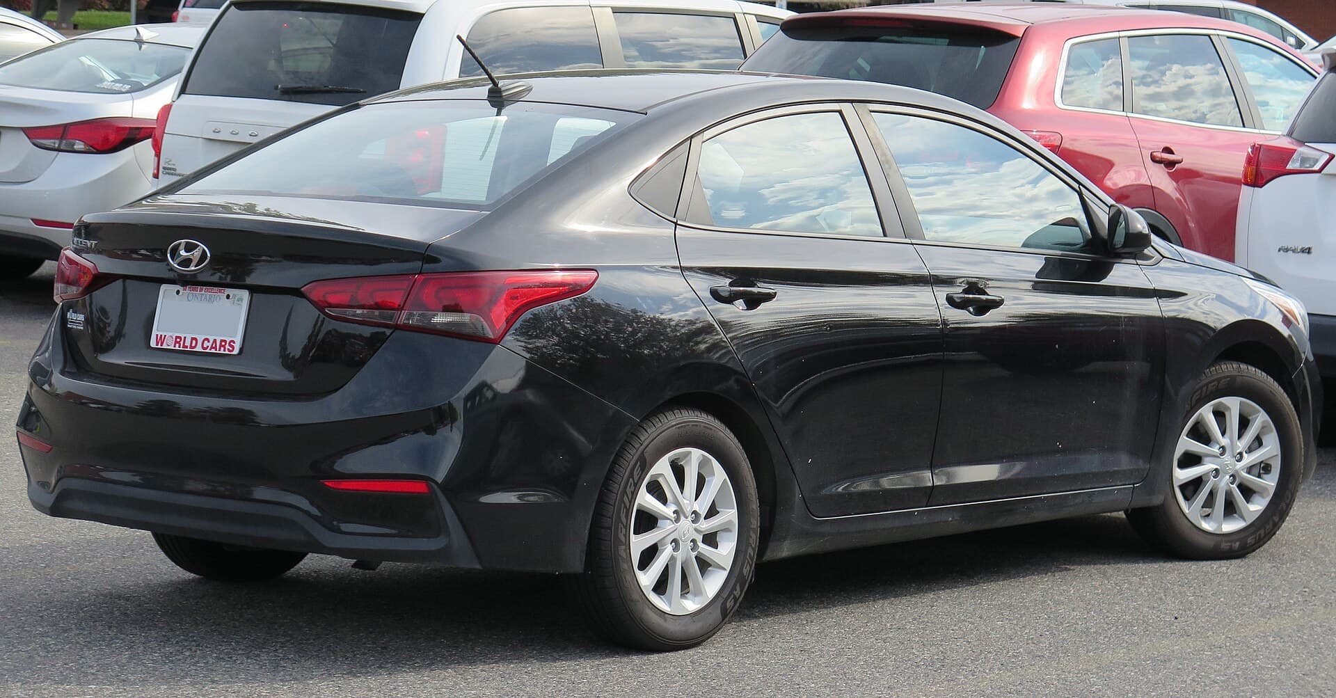Hyundai Accent — Photo 2